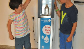 Trinkwasserspender in Oberurseler Grundschulen (Foto: Andrea Königslehner)