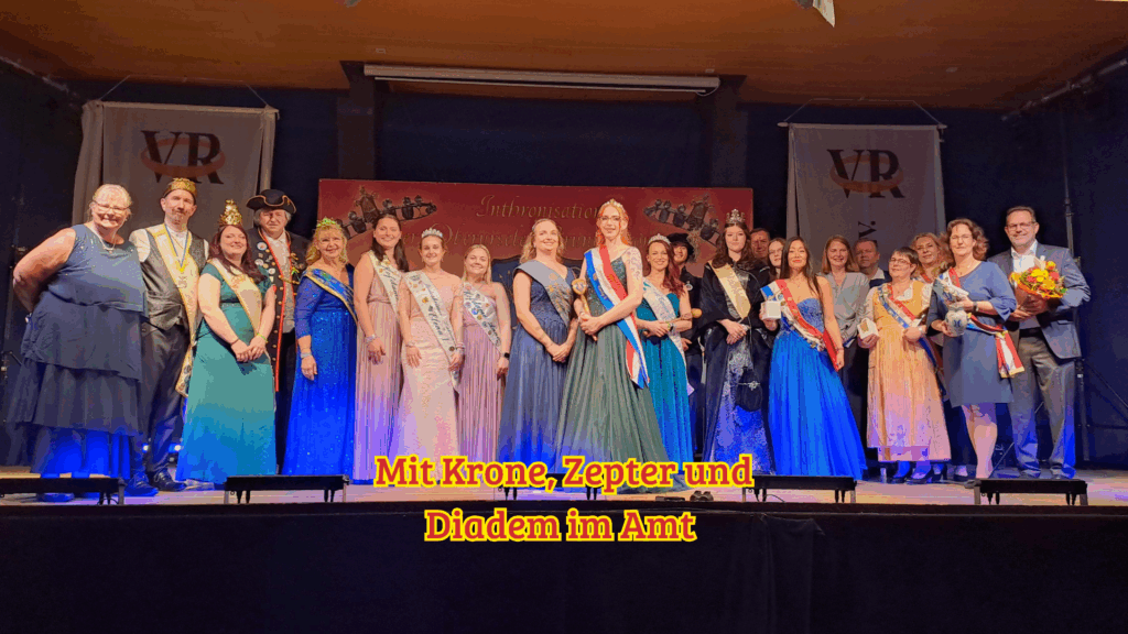 Mit Krone, Zepter und Diadem im Amt